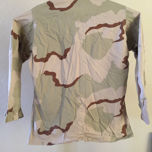 Like New Authentic Desert CAMO Military Top - Picture 2 of 4